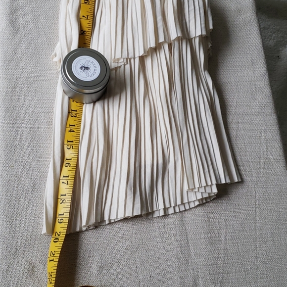 H&M Strappy Tiered & Pleated Cami w/ Built-in Bra - Picture 14 of 15